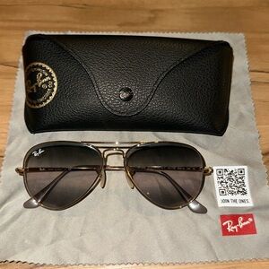 Women’s Ray Ban aviators 3689
